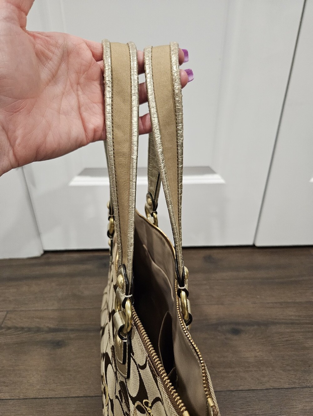 Coach Poppy Signature Hearts Glam Tote 18711 Khaki Gold RARE - Picture 8 of 15